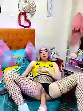 Yennastone online show from December 2024 08:07:02 PM