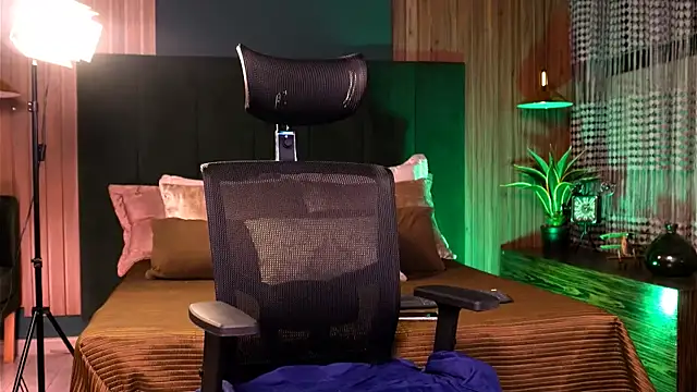 LeoSalvatore  online show from March 2025 03:59:02 AM