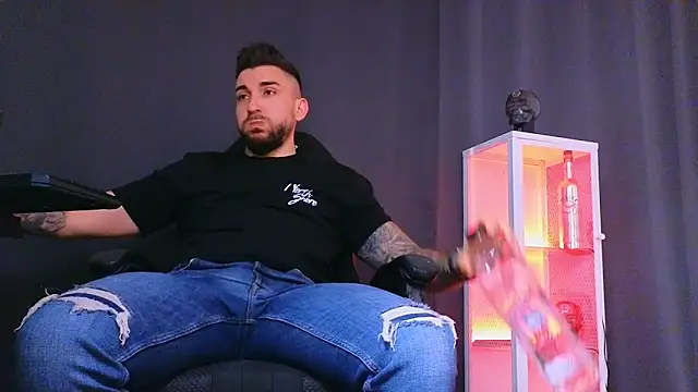 MightyAaron66 online show from February 2025 06:06:02 AM