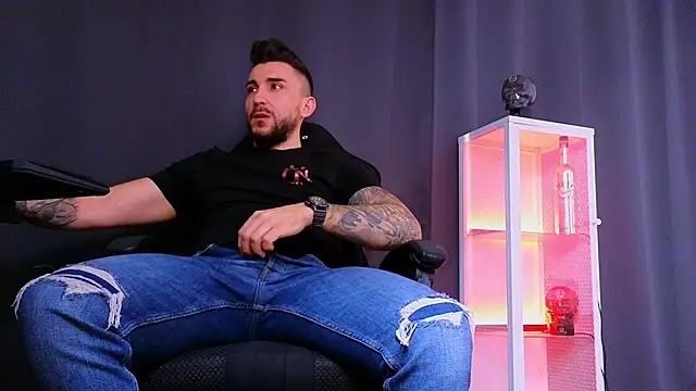 MightyAaron66 online show from February 2025 10:15:02 AM