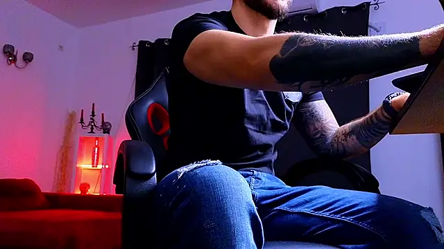 MightyAaron66 online show from September 2025 01:28:01 AM