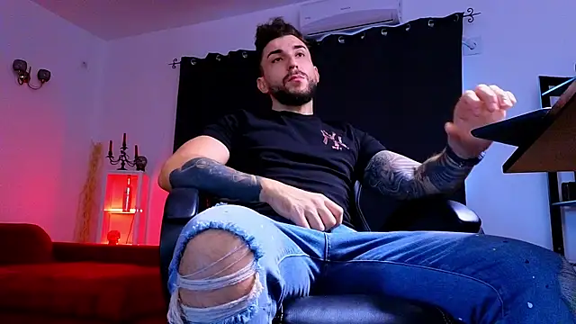 MightyAaron66 online show from October 2025 05:16:01 AM