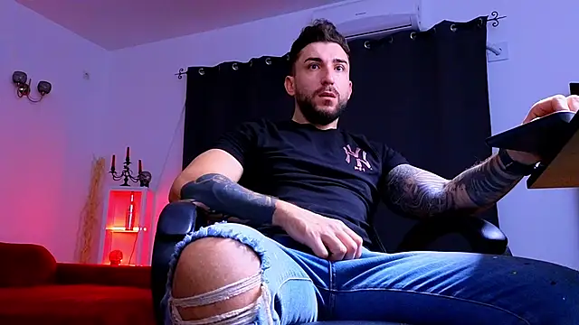 MightyAaron66 online show from October 2025 04:24:02 AM