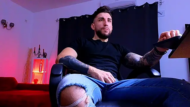 MightyAaron66 online show from December 2025 05:38:02 AM