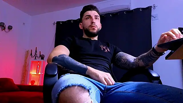 MightyAaron66 online show from February 2026 03:38:02 AM