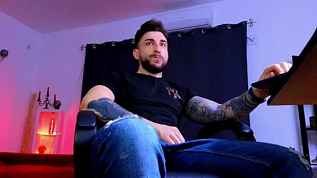 MightyAaron66 online show from April 2026 02:31:01 AM