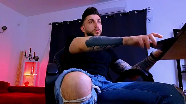 MightyAaron66 online show from April 2026 01:07:01 AM