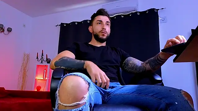 MightyAaron66 online show from June 2026 03:15:02 AM