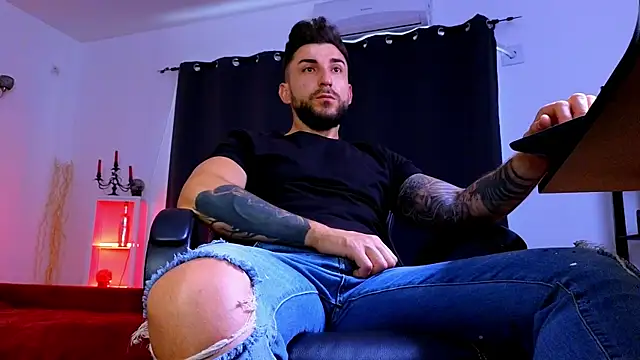MightyAaron66 online show from June 2026 03:20:02 AM