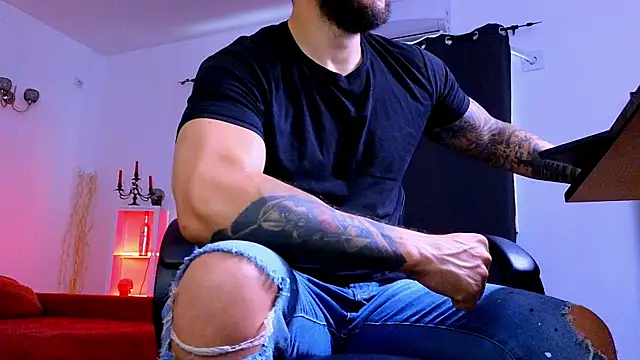 MightyAaron66 online show from June 2026 03:23:02 AM