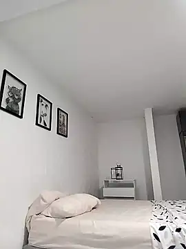 cuteluci  online show from February 2025 03:23:02 PM