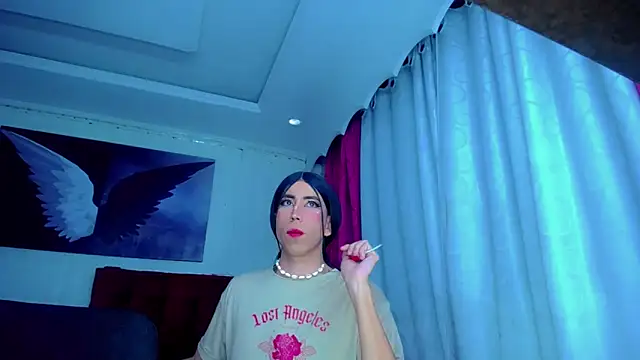 NahomiCamper online show from October 2025 11:12:02 PM