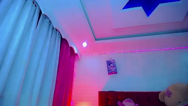 Snapshot of NahomiCamper chatting on February 2026 11:04:02 PM NahomiCamper online show from February 2026 11:04:02 PM