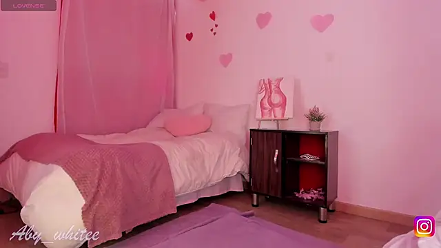 AbyWhitee online show from September 2025 12:15:01 PM