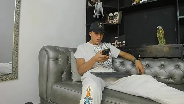 HeellBoy  online show from October 2025 07:57:02 PM