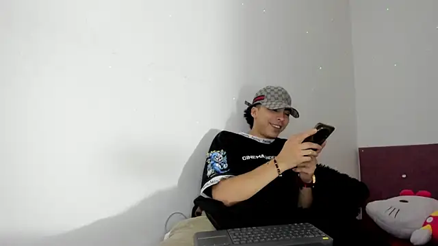 HeellBoy  online show from December 2025 01:13:01 AM