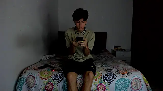 HeellBoy  online show from February 2026 06:00:02 AM