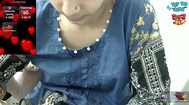 Barbie-Queen2 online show from January 2025 03:32:01 PM