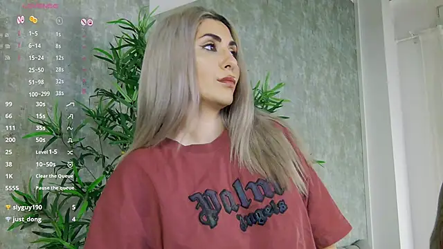 Snapshot of CelineMeyerr chatting on February 2025 09:39:02 AM CelineMeyerr online show from February 2025 09:39:02 AM