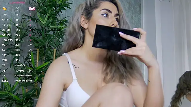 Snapshot of CelineMeyerr chatting on March 2025 06:24:01 AM CelineMeyerr online show from March 2025 06:24:01 AM