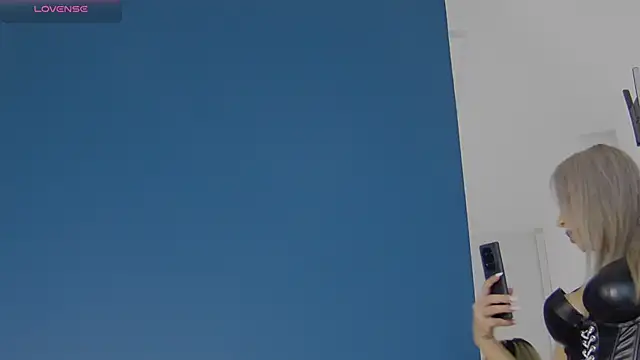 Snapshot of CelineMeyerr chatting on September 2025 04:26:01 AM CelineMeyerr online show from September 2025 04:26:01 AM