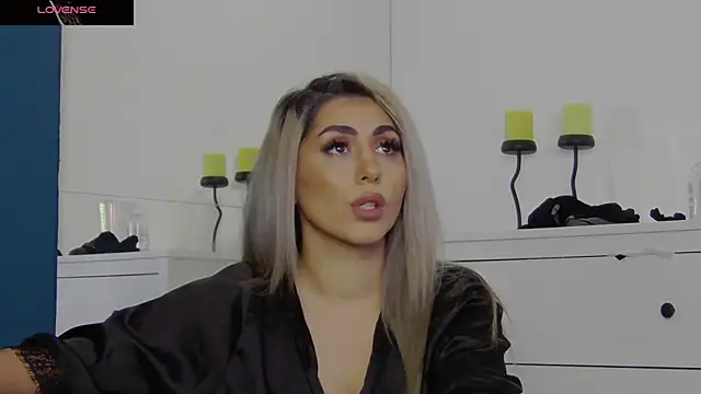 Snapshot of CelineMeyerr chatting on October 2025 06:11:02 AM CelineMeyerr online show from October 2025 06:11:02 AM