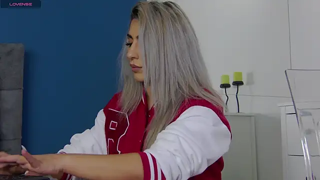 Snapshot of CelineMeyerr chatting on October 2025 05:17:02 AM CelineMeyerr online show from October 2025 05:17:02 AM