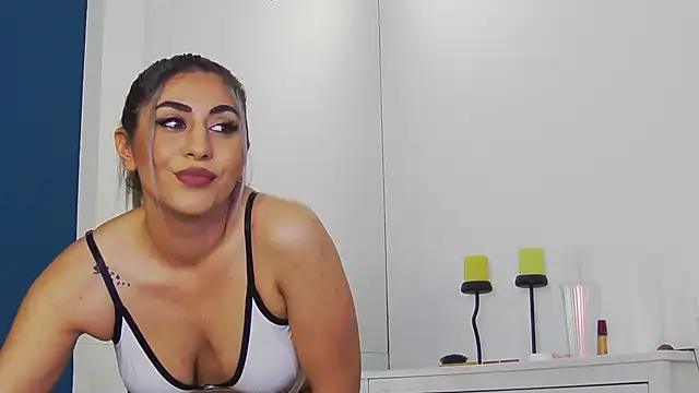 Snapshot of CelineMeyerr chatting on November 2025 06:35:02 AM CelineMeyerr online show from November 2025 06:35:02 AM