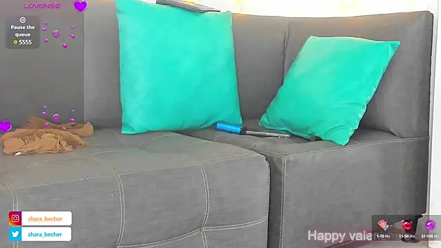 Snapshot of Zhara_becherovka chatting on February 2025 06:27:02 PM Zhara becherovka online show from February 2025 06:27:02 PM