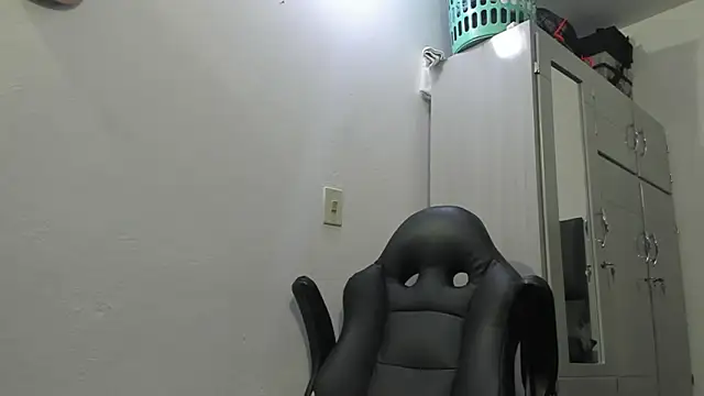 Lyon vach online show from December 2024 04:53:02 AM