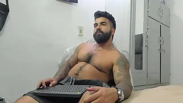 Lyon vach online show from February 2025 03:45:01 AM