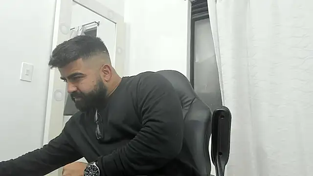 Lyon vach online show from March 2025 09:59:01 PM