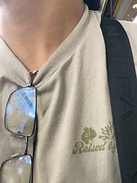 Lyon vach online show from October 2025 06:18:02 PM