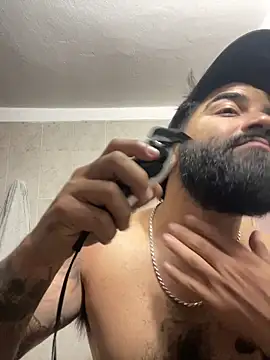 Lyon vach online show from November 2025 06:40:02 PM