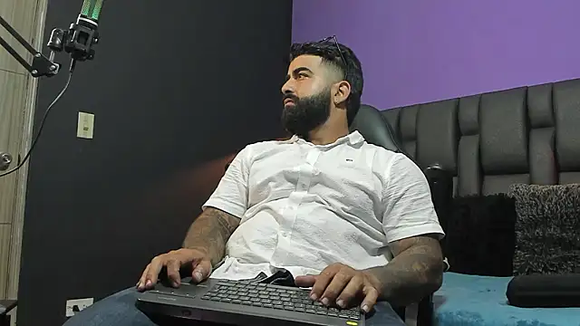 Lyon vach online show from March 2026 11:42:02 PM