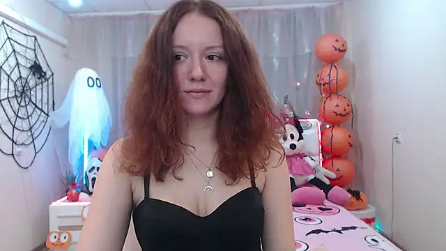 Snapshot of BarbaraStily chatting on October 2025 07:42:02 AM BarbaraStily online show from October 2025 07:42:02 AM