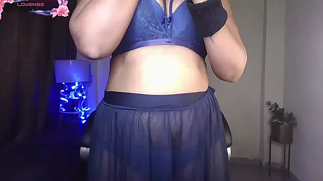 Snapshot of Black-Pearll chatting on January 2026 06:50:01 AM Black-Pearll online show from January 2026 06:50:01 AM