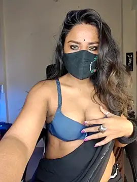 Snapshot of Black-Pearll chatting on February 2026 06:42:01 AM Black-Pearll online show from February 2026 06:42:01 AM