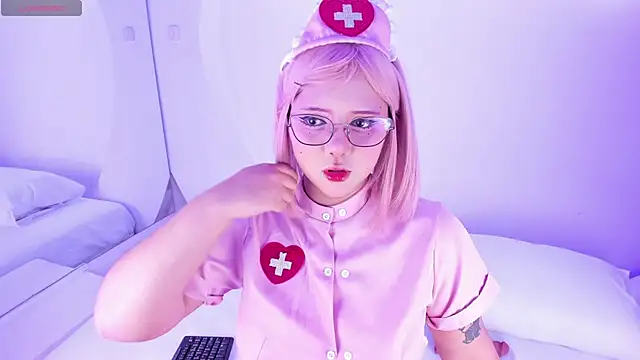 NanaOsaky online show from September 2025 11:54:01 AM