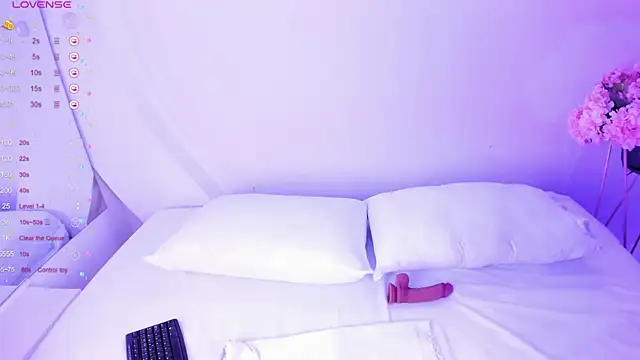 NanaOsaky online show from October 2025 12:00:02 PM