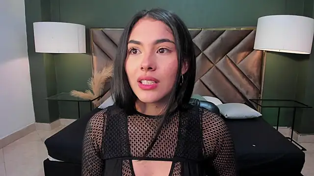 Mia Elowen online show from February 2025 10:09:01 PM