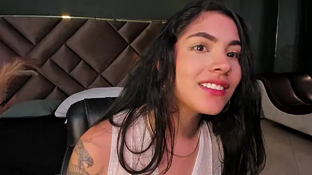 Mia Elowen online show from February 2025 11:56:02 PM