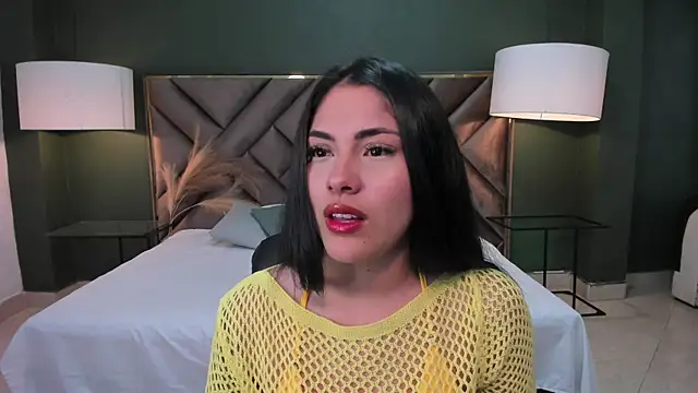 Mia Elowen online show from March 2025 09:06:02 PM