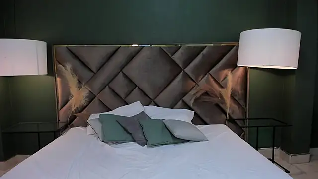 Mia Elowen online show from March 2025 10:34:02 PM