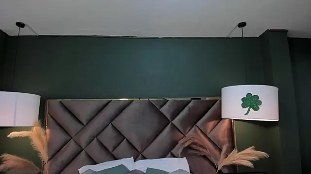 Mia Elowen online show from March 2025 10:27:02 PM