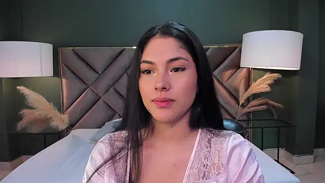 Mia Elowen online show from March 2025 08:37:01 PM