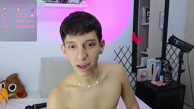 milky  boy  online show from March 2025 03:59:02 AM