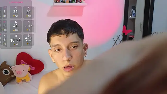 milky  boy  online show from October 2025 04:13:02 AM