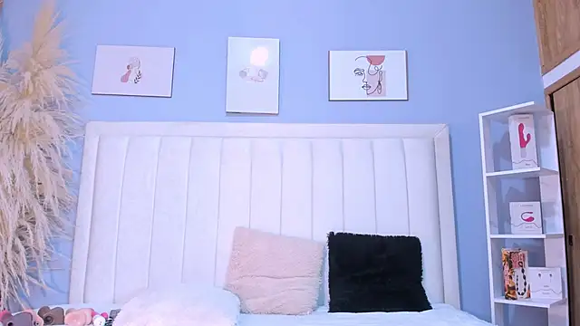 Paula-Brown1 online show from March 2025 07:21:02 PM