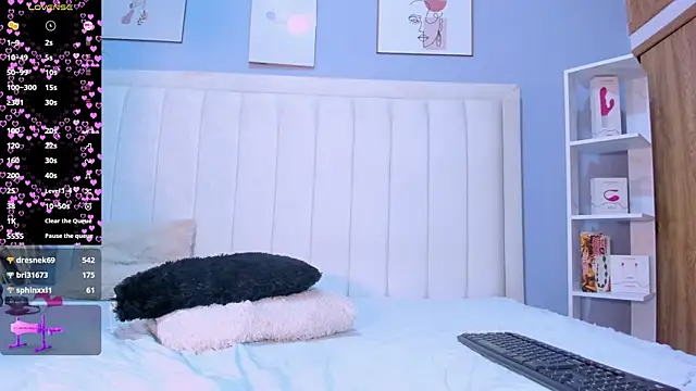 Paula-Brown1 online show from March 2025 10:18:02 PM